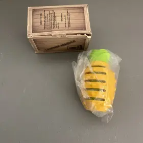 30365 LAUNDRY MASHER Pineapple Box
