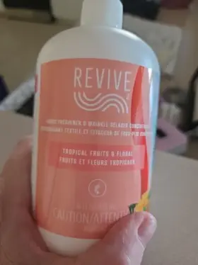 4911602 REVIVE Fabric Freshener Wrinkle Relaxer Tropical